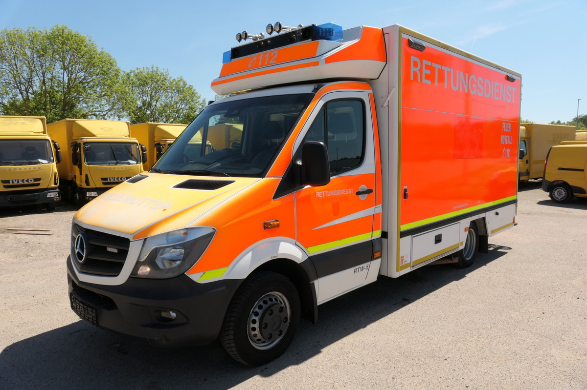 MERCEDES-BENZ Sprinter 519 CDI Klima Krankenwagen - Ātrās palīdzības mašīna: foto 1 MERCEDES-BENZ Sprinter 519 CDI Klima Krankenwagen - Ātrās palīdzības mašīna: foto 1