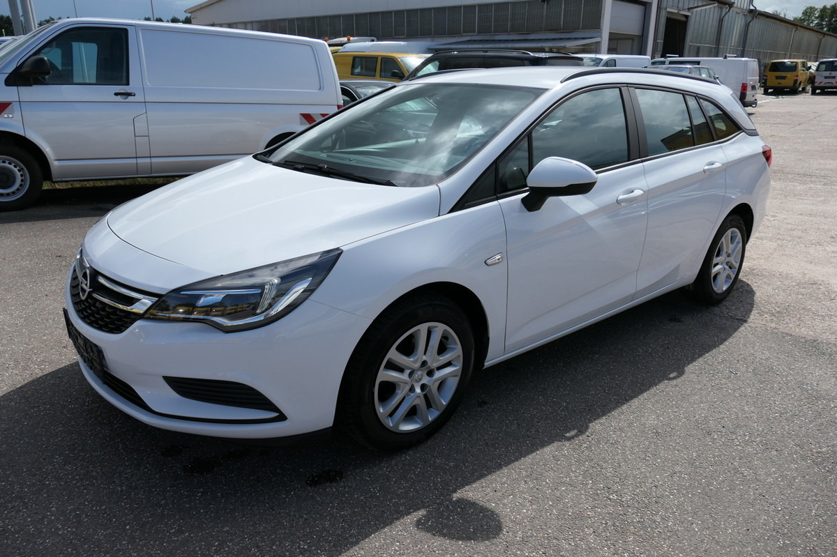 OPEL Astra K 1.6 CDTI Edition S/S KLIMA - Vieglā automašīna: foto 1 OPEL Astra K 1.6 CDTI Edition S/S KLIMA - Vieglā automašīna: foto 1