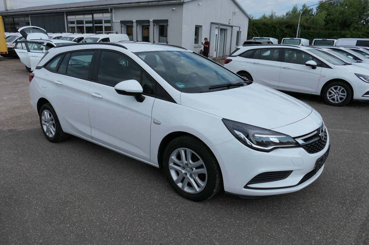 OPEL Astra K 1.6 CDTI Edition S/S KLIMA - Vieglā automašīna: foto 2 OPEL Astra K 1.6 CDTI Edition S/S KLIMA - Vieglā automašīna: foto 2