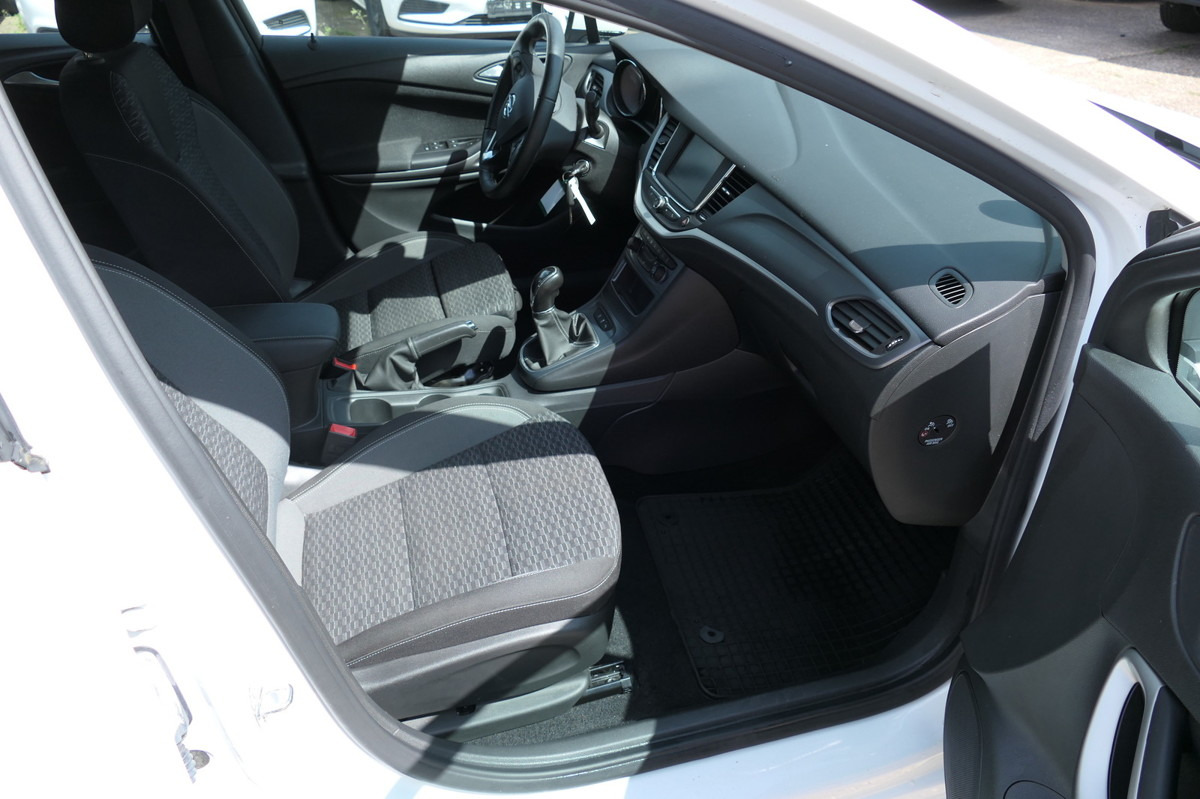 OPEL Astra Sports Tourer 1.5 CDTI KLIMA - Universālis: foto 5 OPEL Astra Sports Tourer 1.5 CDTI KLIMA - Universālis: foto 5