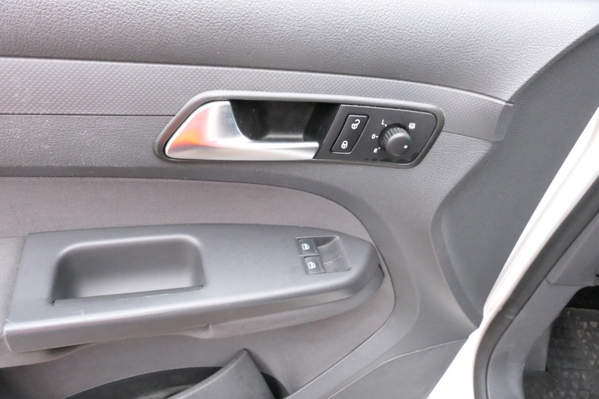 Mazs furgons VW Caddy 1,6 TDI Typ 2K Automatik Klima Sortimo Wer: foto 13