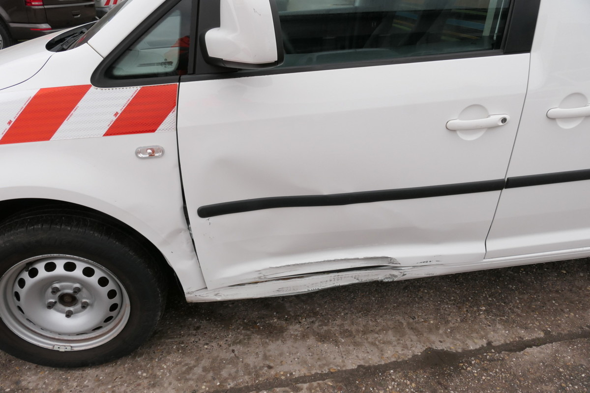 Mazs furgons VW Caddy 1,6 TDI Typ 2K Automatik Klima Sortimo Wer: foto 6