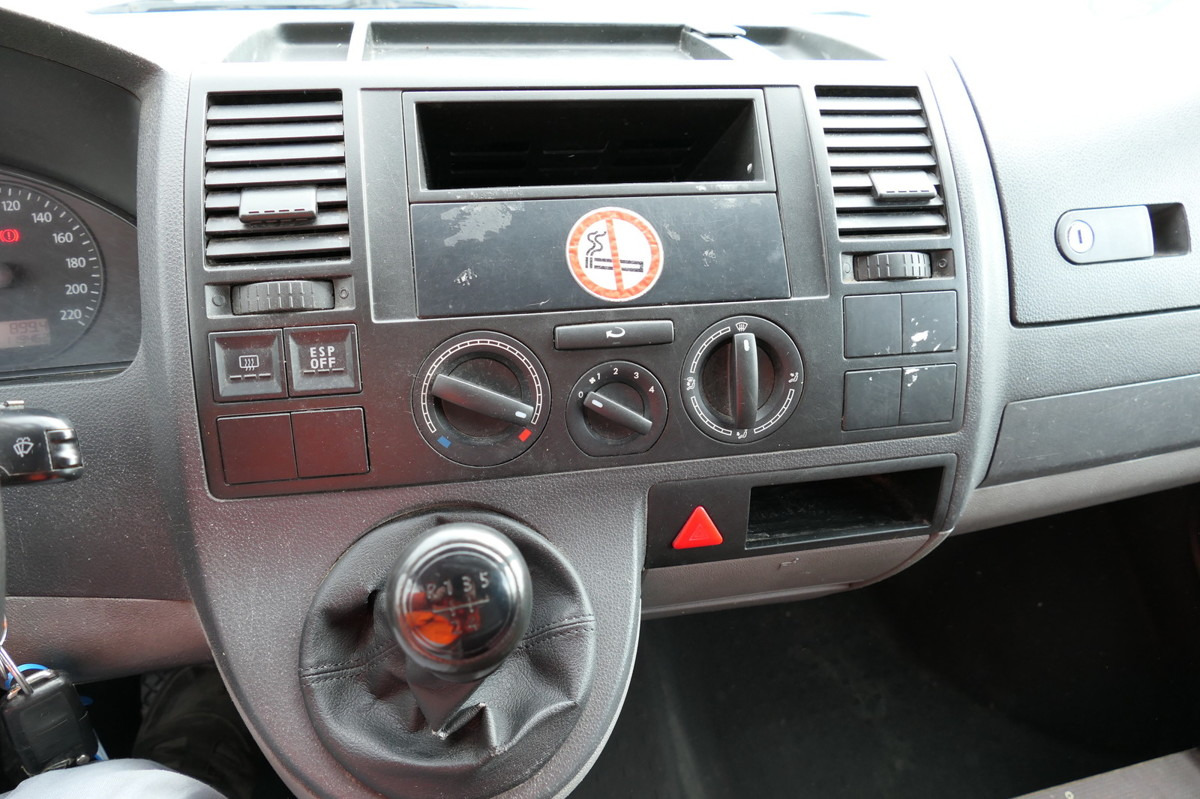 VW T5 Transporter 1.9 TDI PARKTRONIK 2xSCHIEBETÜR līzingu VW T5 Transporter 1.9 TDI PARKTRONIK 2xSCHIEBETÜR: foto 12 VW T5 Transporter 1.9 TDI PARKTRONIK 2xSCHIEBETÜR līzingu VW T5 Transporter 1.9 TDI PARKTRONIK 2xSCHIEBETÜR: foto 12