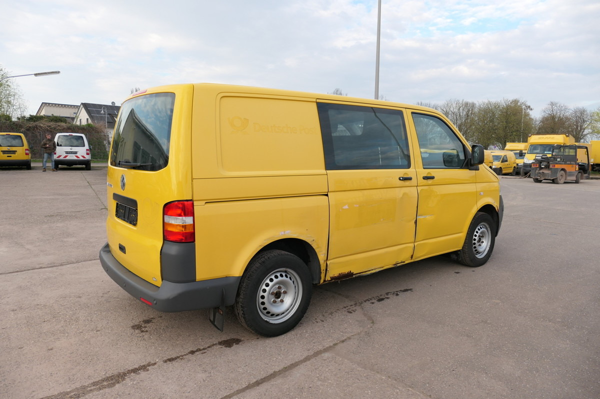 VW T5 Transporter 1.9 TDI PARKTRONIK 2xSCHIEBETÜR - Mazs furgons: foto 4 VW T5 Transporter 1.9 TDI PARKTRONIK 2xSCHIEBETÜR - Mazs furgons: foto 4