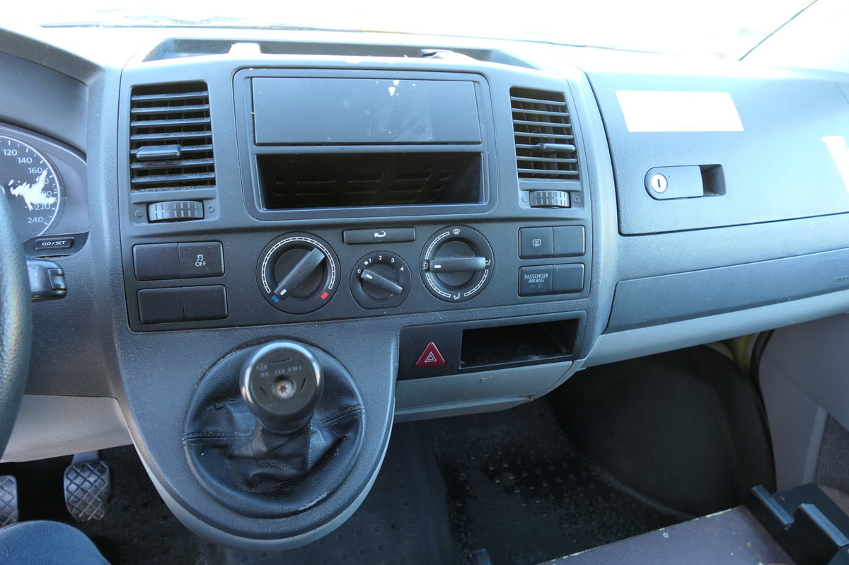 Mazs furgons VW T5 Transporter 2.0 TDI PARKTRONIK EURO-5 2xSCHIE: foto 12 Mazs furgons VW T5 Transporter 2.0 TDI PARKTRONIK EURO-5 2xSCHIE: foto 12