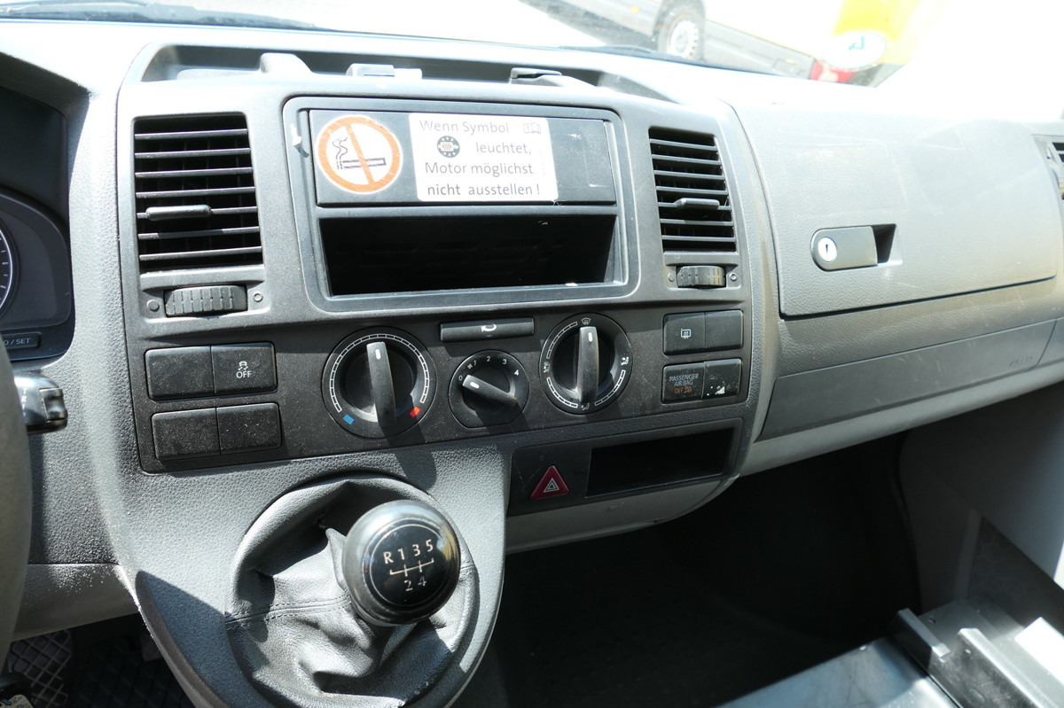 Mazs furgons VW T5 Transporter 2.0 TDI PARKTRONIK EURO-5 2xSCHIE: foto 11 Mazs furgons VW T5 Transporter 2.0 TDI PARKTRONIK EURO-5 2xSCHIE: foto 11