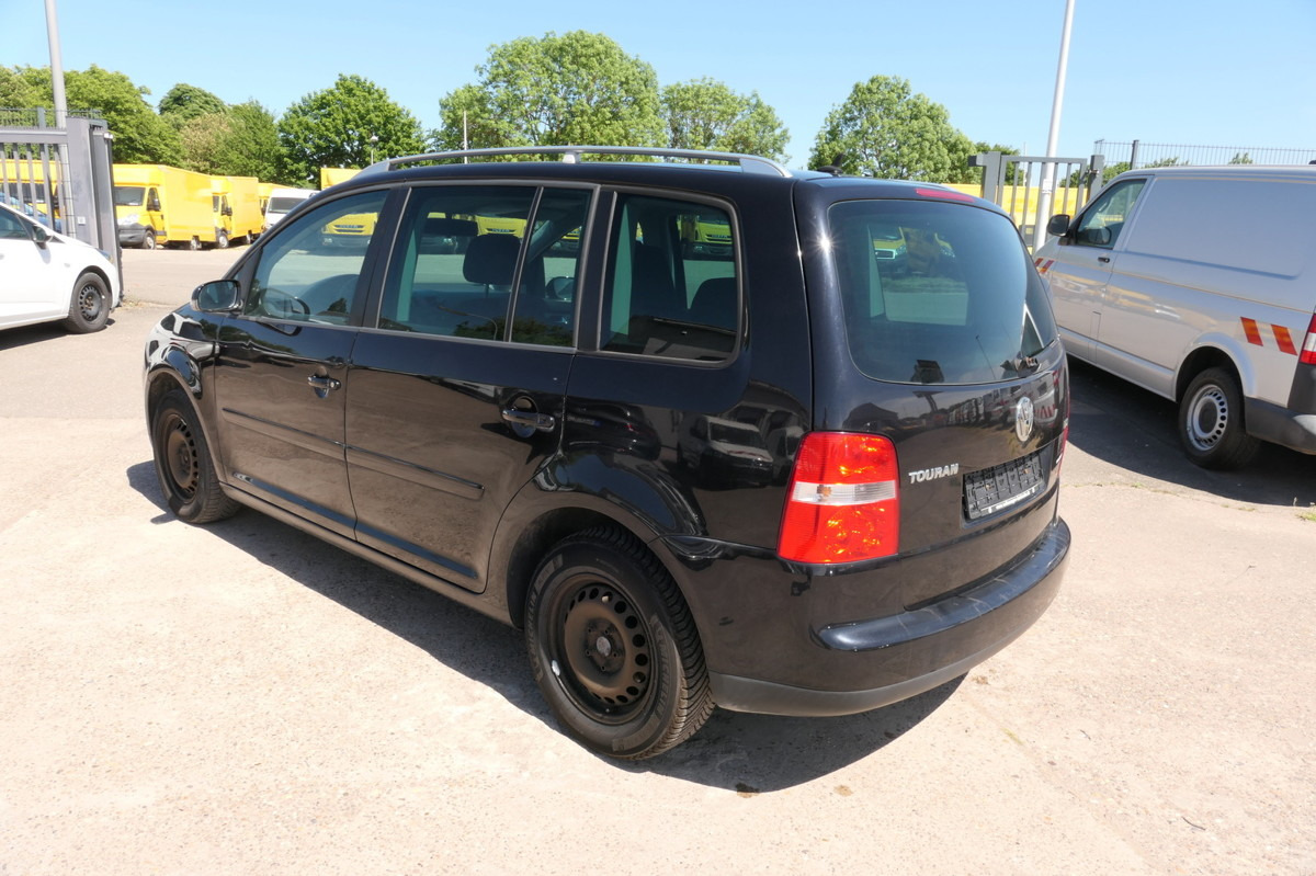 VW Touran Trendline - Vieglā automašīna: foto 4 VW Touran Trendline - Vieglā automašīna: foto 4