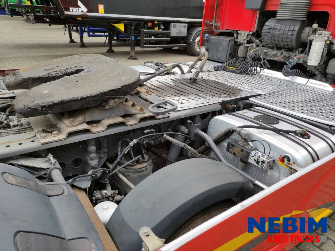 Vilcējs DAF CF 440 6x2 midlift - Space cab: foto 15