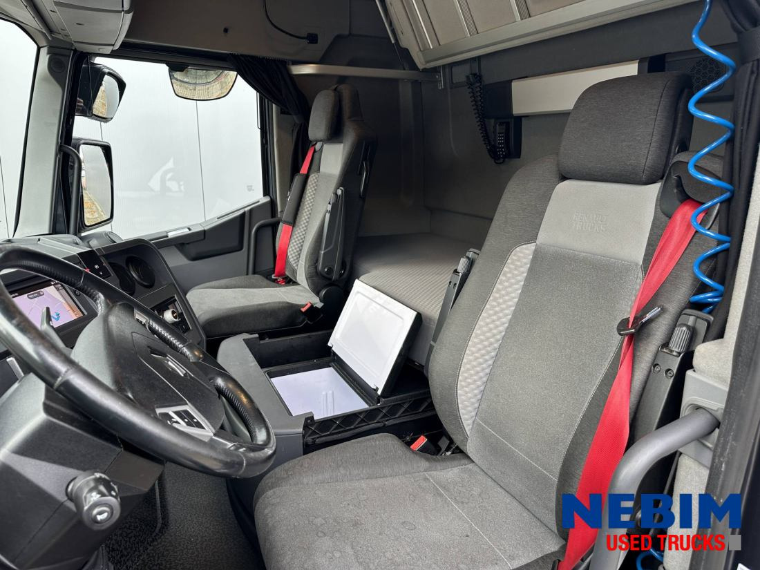 Renault T HIGH 480 251.590km - Vilcējs: foto 3 Renault T HIGH 480 251.590km - Vilcējs: foto 3