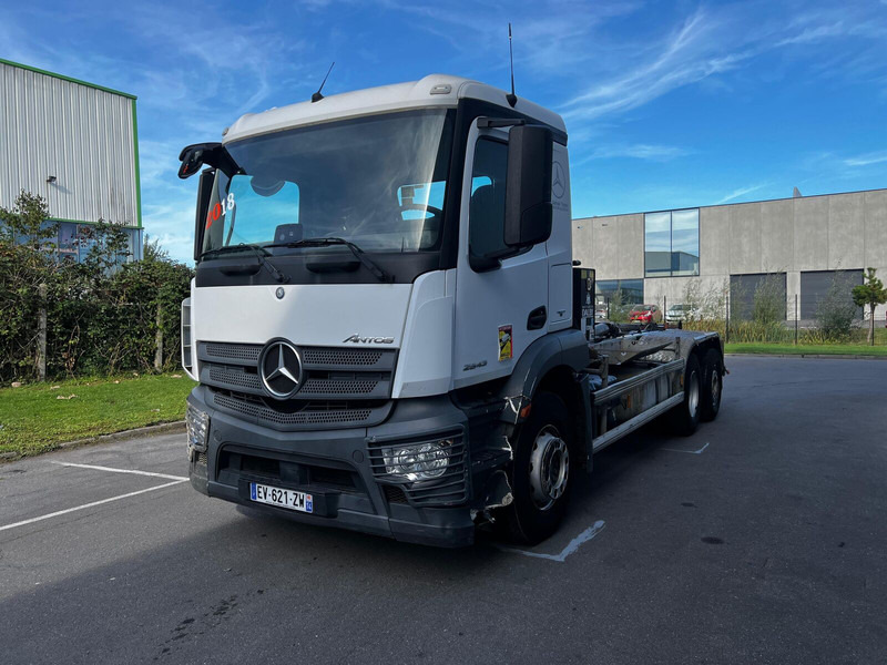 Mercedes-Benz Actros 2543 - Pacēlājs ar āķi: foto 1 Mercedes-Benz Actros 2543 - Pacēlājs ar āķi: foto 1