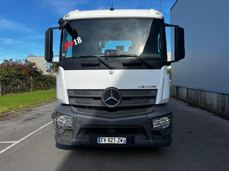 Mercedes-Benz Actros 2543 - Pacēlājs ar āķi: foto 4 Mercedes-Benz Actros 2543 - Pacēlājs ar āķi: foto 4