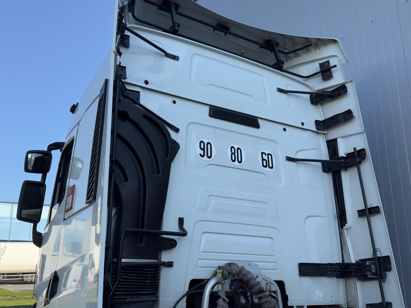 Vilcējs Renault T460: foto 17