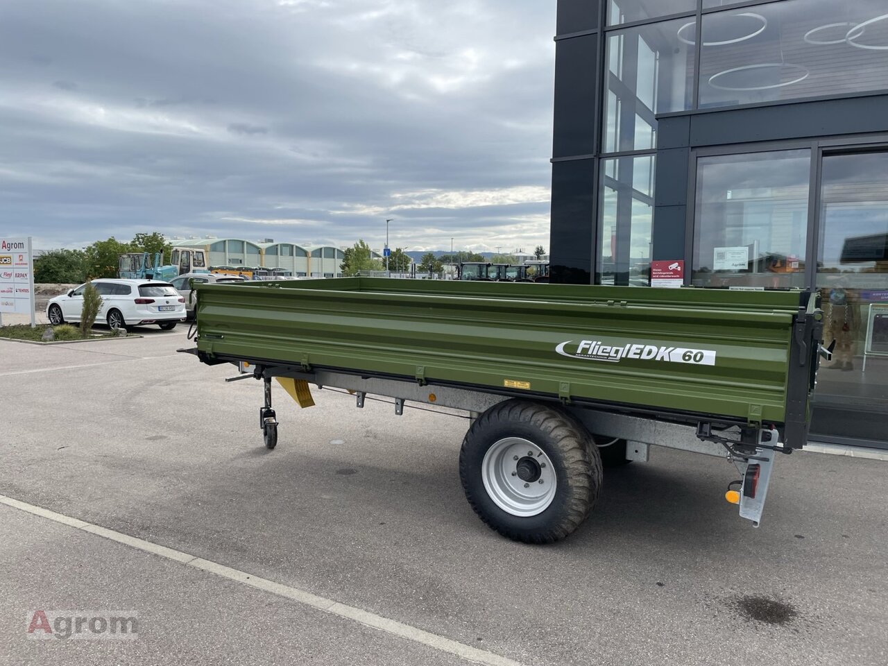 Fliegl EDK 60 FOX - Lauksaimniecības piekabe-pašizgāzējs: foto 3 Fliegl EDK 60 FOX - Lauksaimniecības piekabe-pašizgāzējs: foto 3