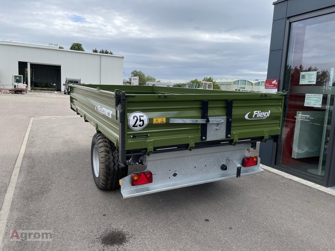Fliegl EDK 60 FOX - Lauksaimniecības piekabe-pašizgāzējs: foto 4 Fliegl EDK 60 FOX - Lauksaimniecības piekabe-pašizgāzējs: foto 4
