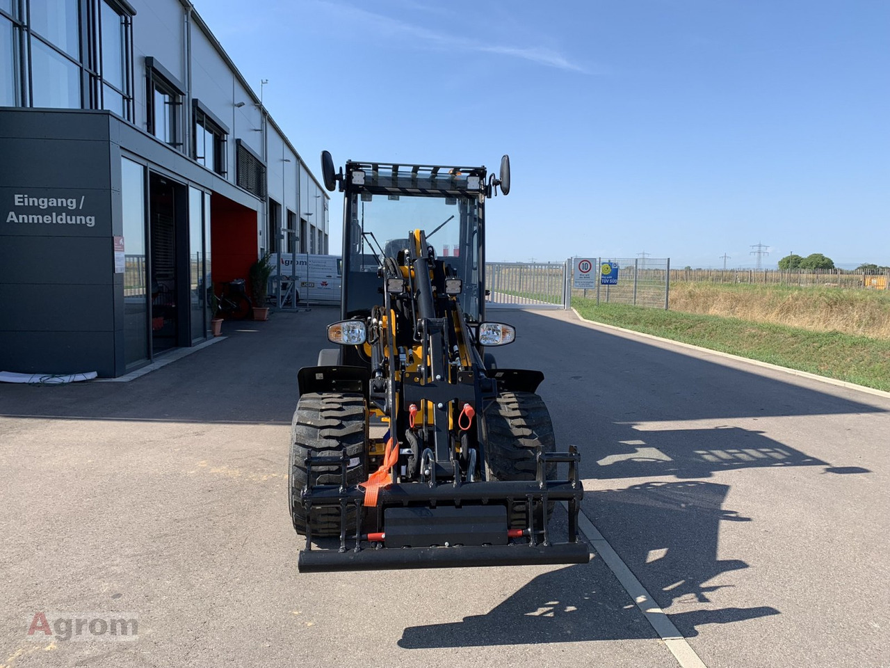 Jaunā Mini iekrāvējs JCB 403 Plus: foto 9