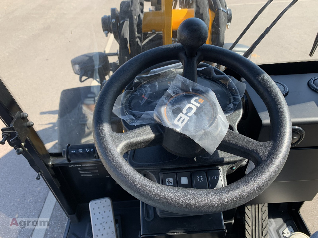 Jaunā Mini iekrāvējs JCB 403 Plus: foto 14