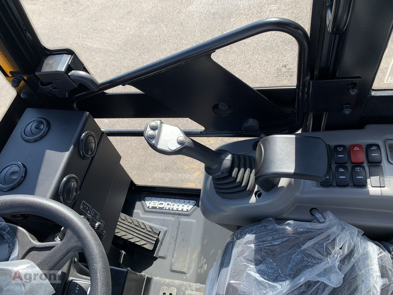 Jaunā Mini iekrāvējs JCB 403 Plus: foto 13