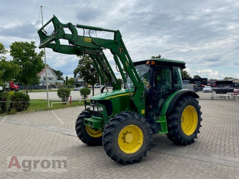 John Deere 5620 Premium - Traktors: foto 4 John Deere 5620 Premium - Traktors: foto 4