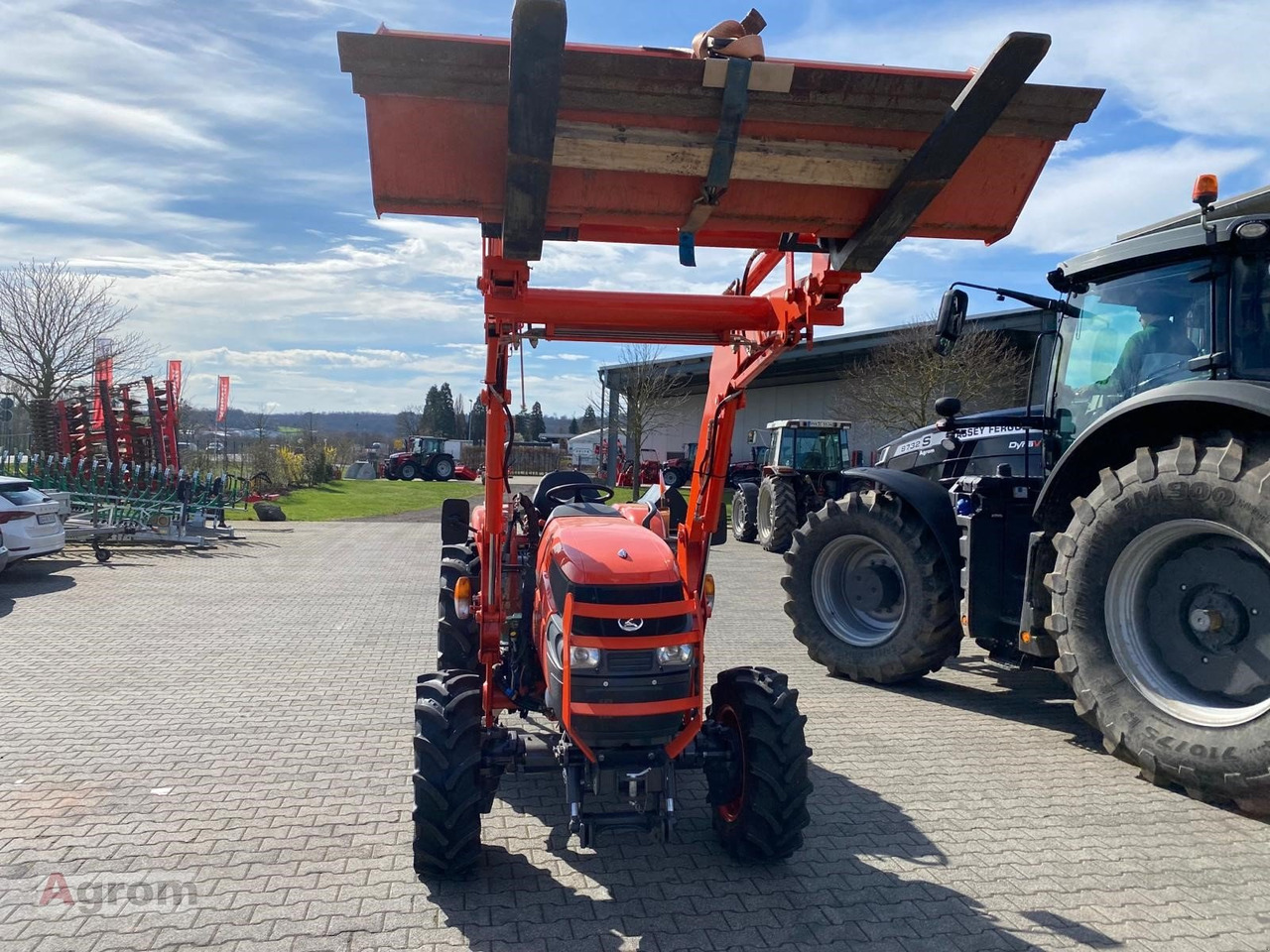 Kubota L 1501 - Traktors: foto 4 Kubota L 1501 - Traktors: foto 4