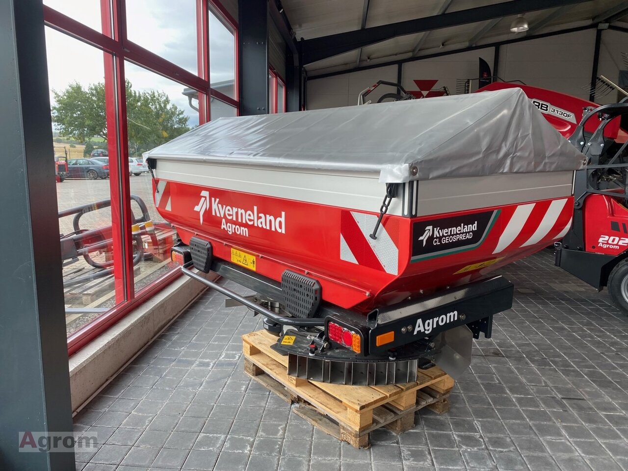 Kverneland Exacta-CL GEOSPREAD 1300 G2 - Minerālmēslu izkliedētājs: foto 1 Kverneland Exacta-CL GEOSPREAD 1300 G2 - Minerālmēslu izkliedētājs: foto 1