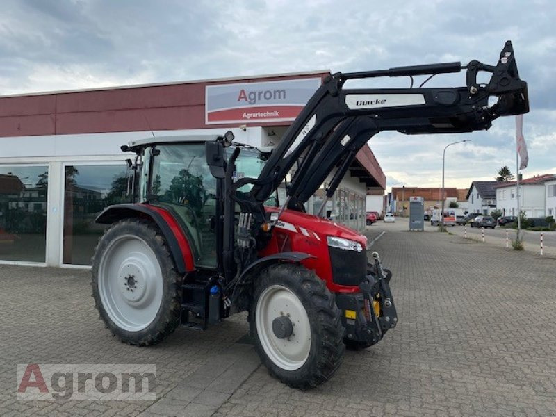 Massey Ferguson 5711 - Traktors: foto 1 Massey Ferguson 5711 - Traktors: foto 1