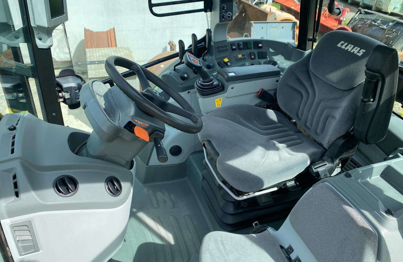Claas Arion 440 su Claaas front.kr. - Traktors: foto 5 Claas Arion 440 su Claaas front.kr. - Traktors: foto 5