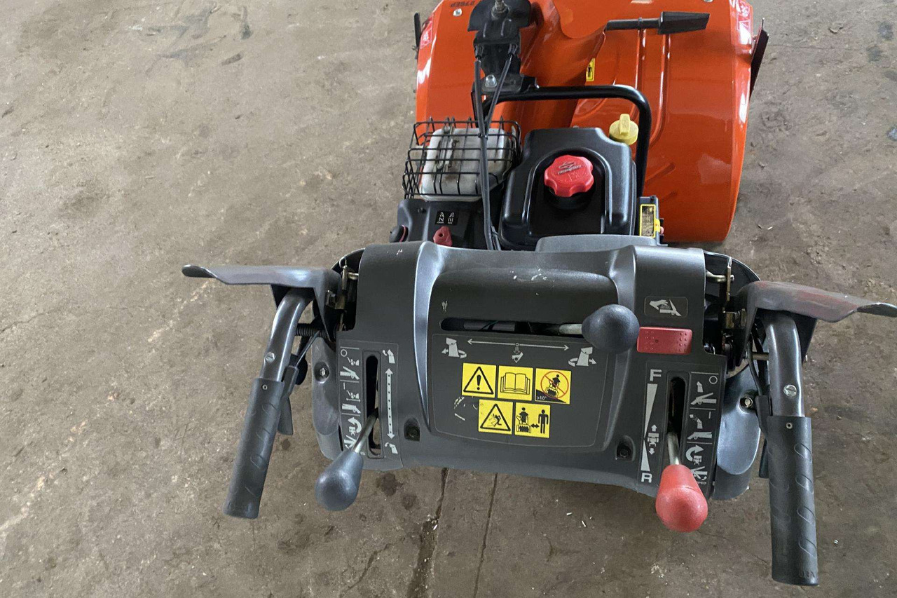 -Kita- Husqvarna ST276EP - Sniega pūtējs: foto 4 -Kita- Husqvarna ST276EP - Sniega pūtējs: foto 4