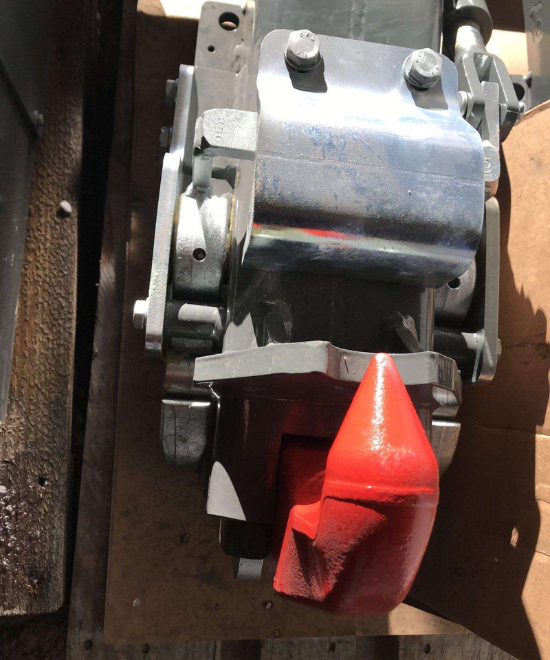 Merlo Merlo - Motora pārsegs - Lauksaimniecības tehnika: foto 5 Merlo Merlo - Motora pārsegs - Lauksaimniecības tehnika: foto 5