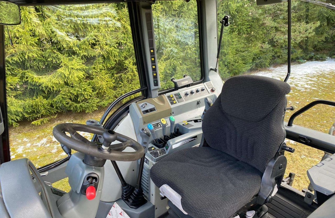 Valtra T160 - Traktors: foto 4 Valtra T160 - Traktors: foto 4