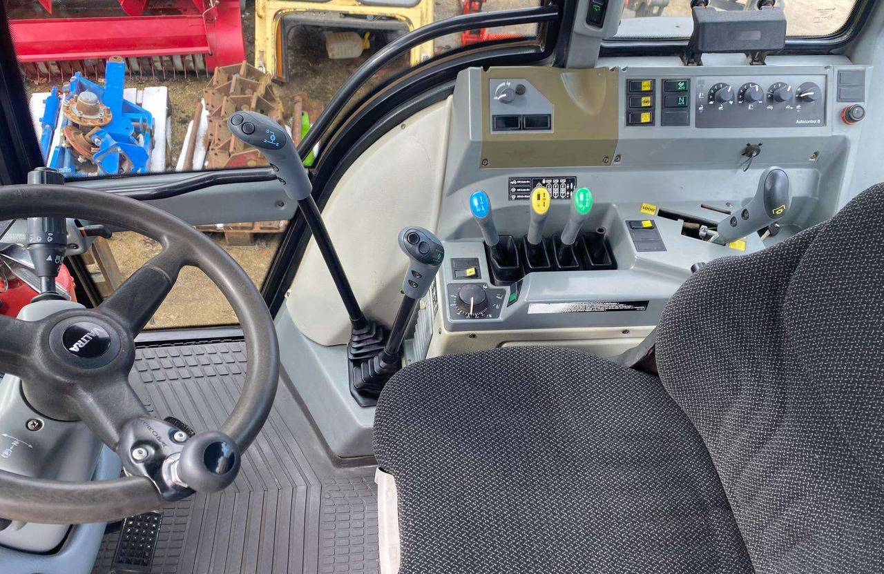 Valtra T160 - Traktors: foto 5 Valtra T160 - Traktors: foto 5