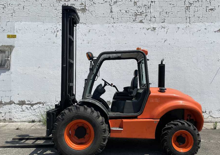 Ausa C 350 H X4 (4400 ore) - Bezceļu autokrāvējs: foto 2 Ausa C 350 H X4 (4400 ore) - Bezceļu autokrāvējs: foto 2