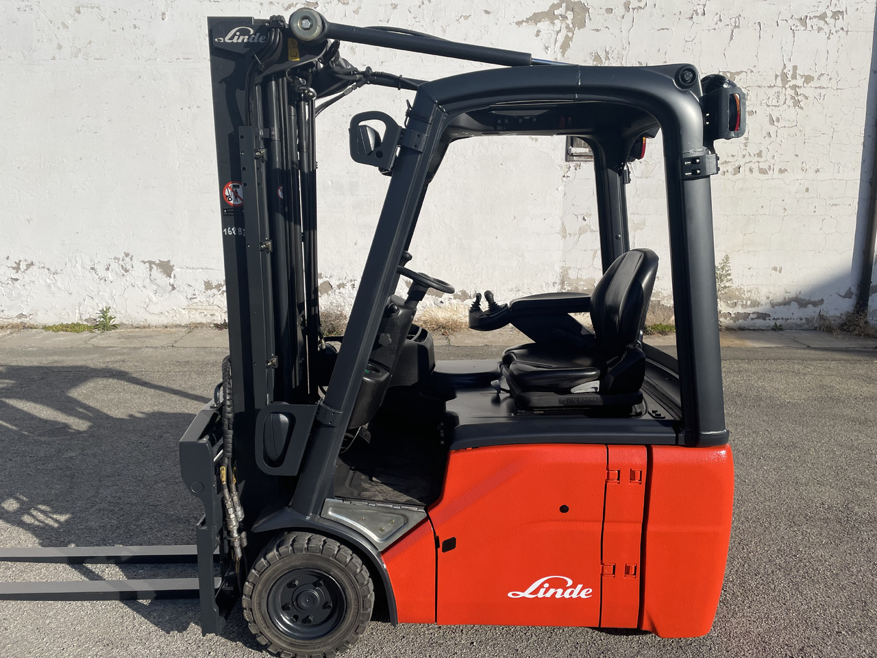 LINDE E 16 C-01 (batt. 2017) - Elektroiekrāvējs: foto 2 LINDE E 16 C-01 (batt. 2017) - Elektroiekrāvējs: foto 2