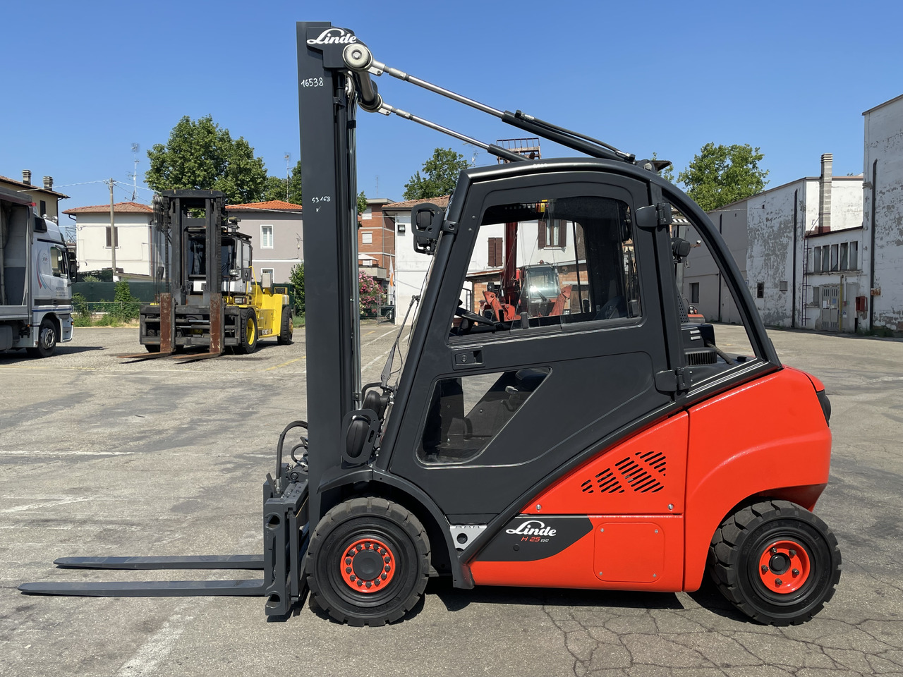Linde H 25 D - Dīzeļiekrāvējs: foto 2 Linde H 25 D - Dīzeļiekrāvējs: foto 2