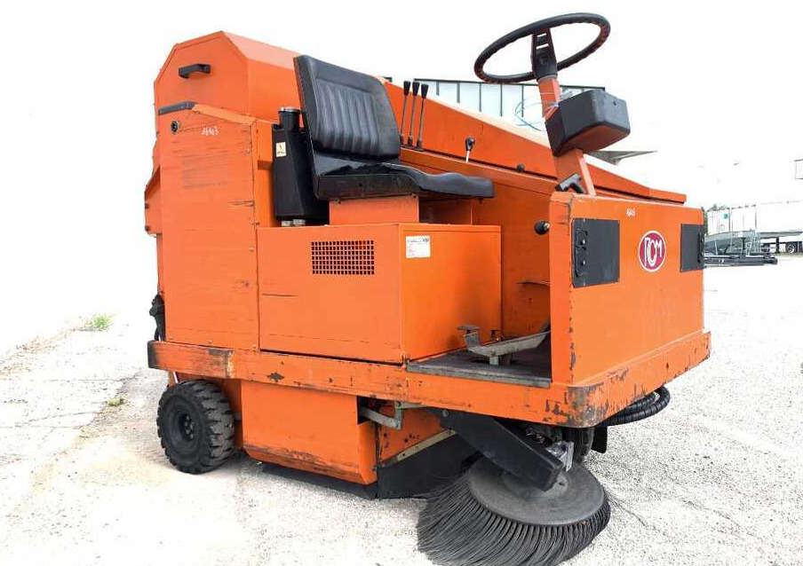 RCM T 9000 TD/1 - Rūpnieciskais slaucītājs: foto 4 RCM T 9000 TD/1 - Rūpnieciskais slaucītājs: foto 4