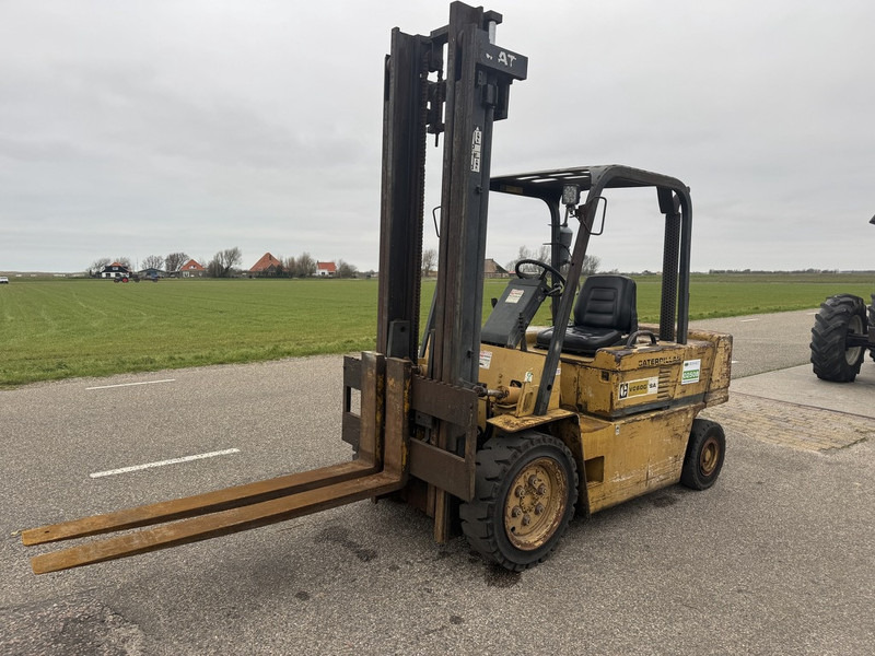 Caterpillar VC60D - Dīzeļiekrāvējs: foto 1 Caterpillar VC60D - Dīzeļiekrāvējs: foto 1