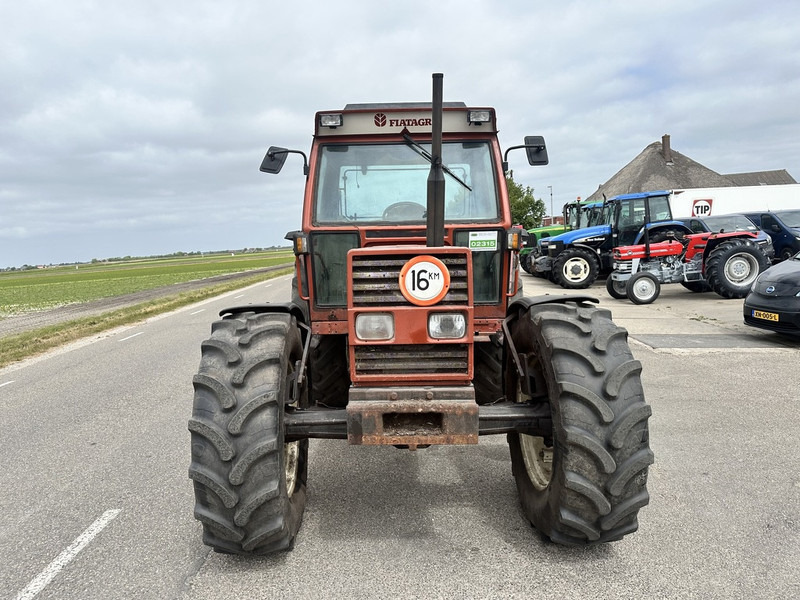 Fiat 100-90 DT - Traktors: foto 2 Fiat 100-90 DT - Traktors: foto 2