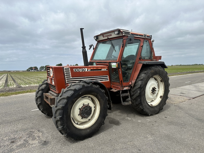 Fiat 100-90 DT - Traktors: foto 1 Fiat 100-90 DT - Traktors: foto 1