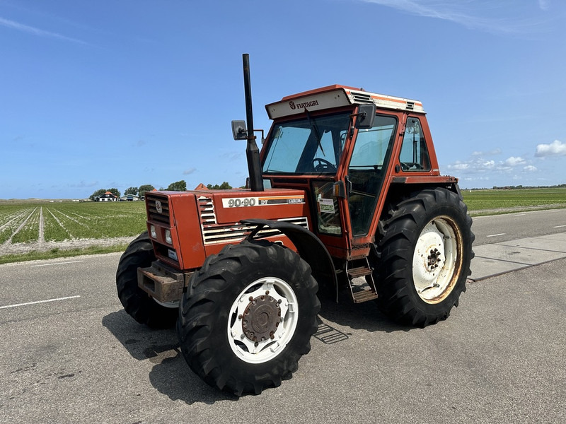 Fiat 90-90 DT - Traktors: foto 1 Fiat 90-90 DT - Traktors: foto 1