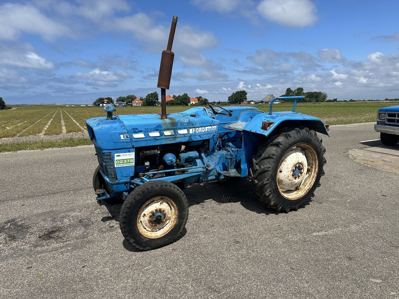 Ford 2000 - Traktors: foto 1 Ford 2000 - Traktors: foto 1