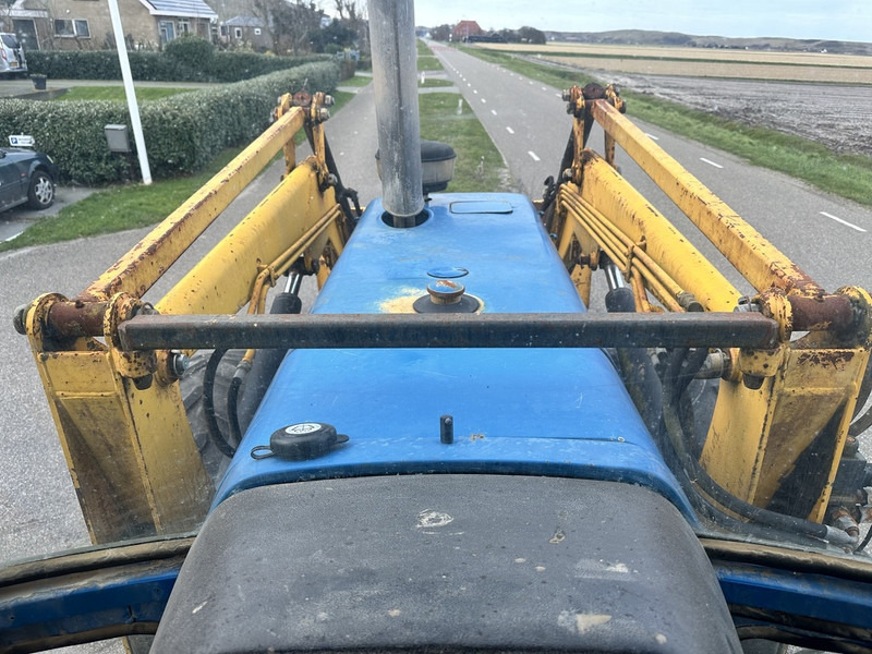 Ford 8210 - Traktors: foto 5 Ford 8210 - Traktors: foto 5
