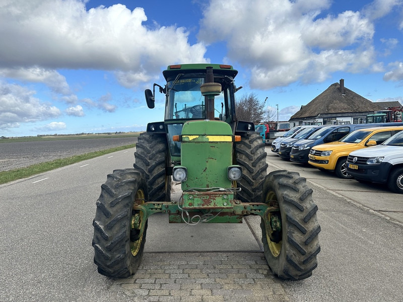 John Deere 4040 - Traktors: foto 2 John Deere 4040 - Traktors: foto 2