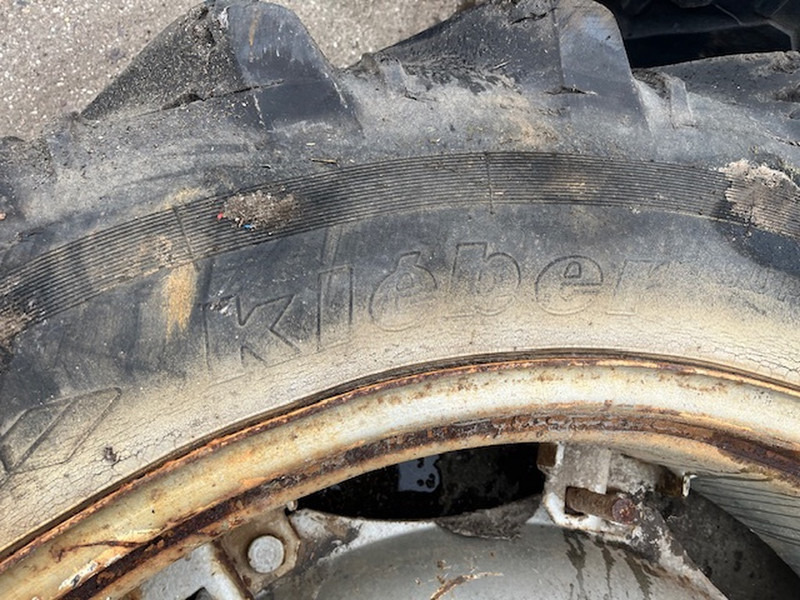 Kleber 13.6 R38 - Riteņa disks: foto 4 Kleber 13.6 R38 - Riteņa disks: foto 4