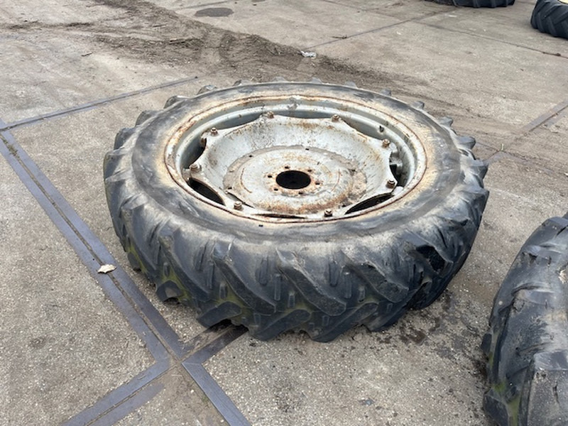 Kleber 13.6 R38 - Riteņa disks: foto 3 Kleber 13.6 R38 - Riteņa disks: foto 3