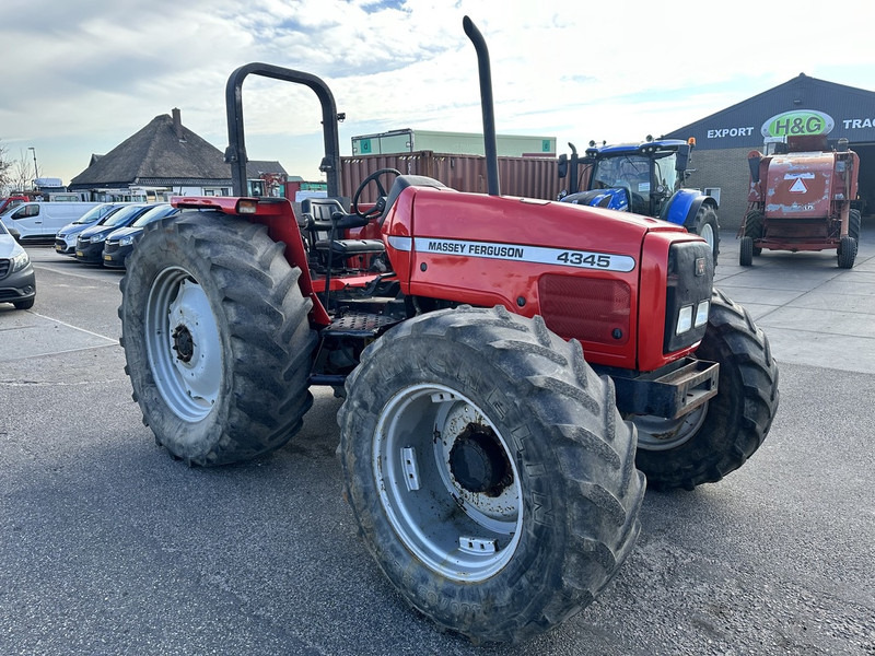 Massey Ferguson 4345 - Traktors: foto 3 Massey Ferguson 4345 - Traktors: foto 3