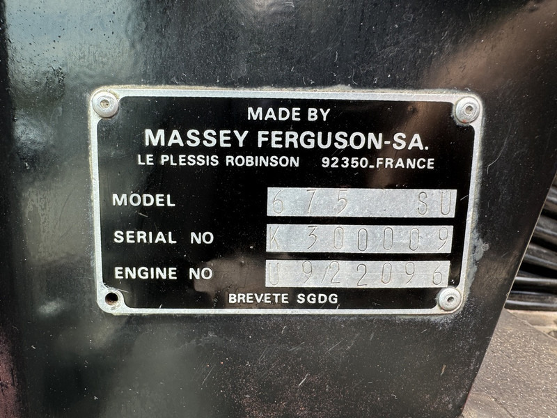 Traktors Massey Ferguson 675: foto 12