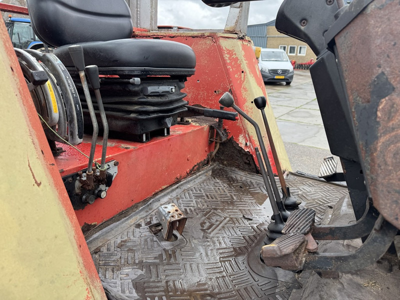 Massey Ferguson 675 - Traktors: foto 5 Massey Ferguson 675 - Traktors: foto 5