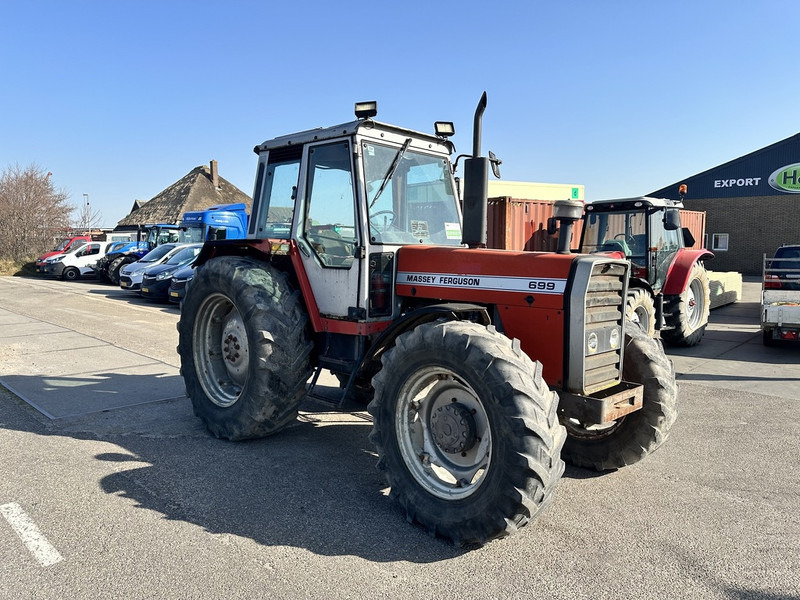 Massey Ferguson 699 - Traktors: foto 3 Massey Ferguson 699 - Traktors: foto 3