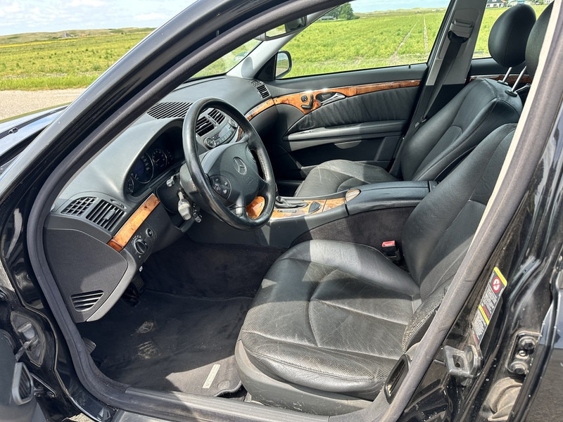 Mercedes-Benz E-Klasse 240 - Vieglā automašīna: foto 4 Mercedes-Benz E-Klasse 240 - Vieglā automašīna: foto 4