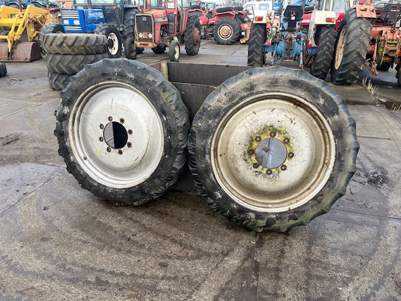 Taurus 230/95 R32 - Riepa: foto 1 Taurus 230/95 R32 - Riepa: foto 1