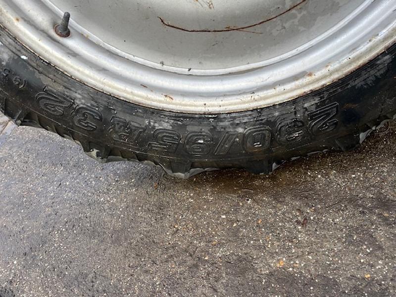 Taurus 230/95 R32 - Riepa: foto 3 Taurus 230/95 R32 - Riepa: foto 3